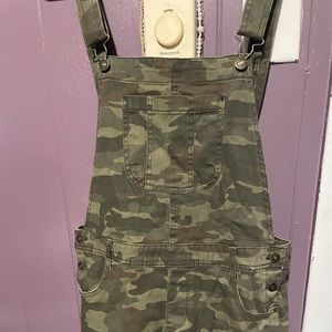 Cami overall shorts super cute!